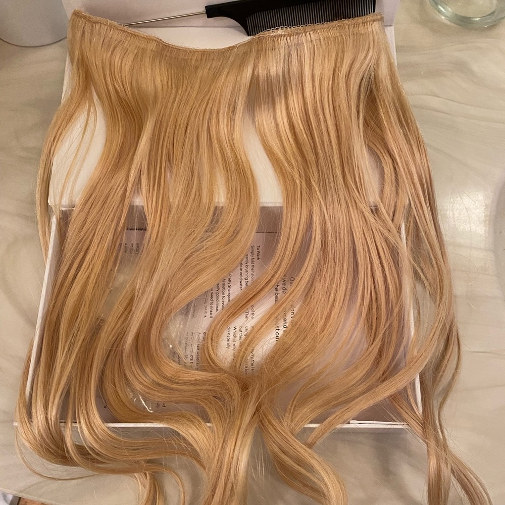 Sitting Pretty Halo Beige Blonde #613 NEVER Worn